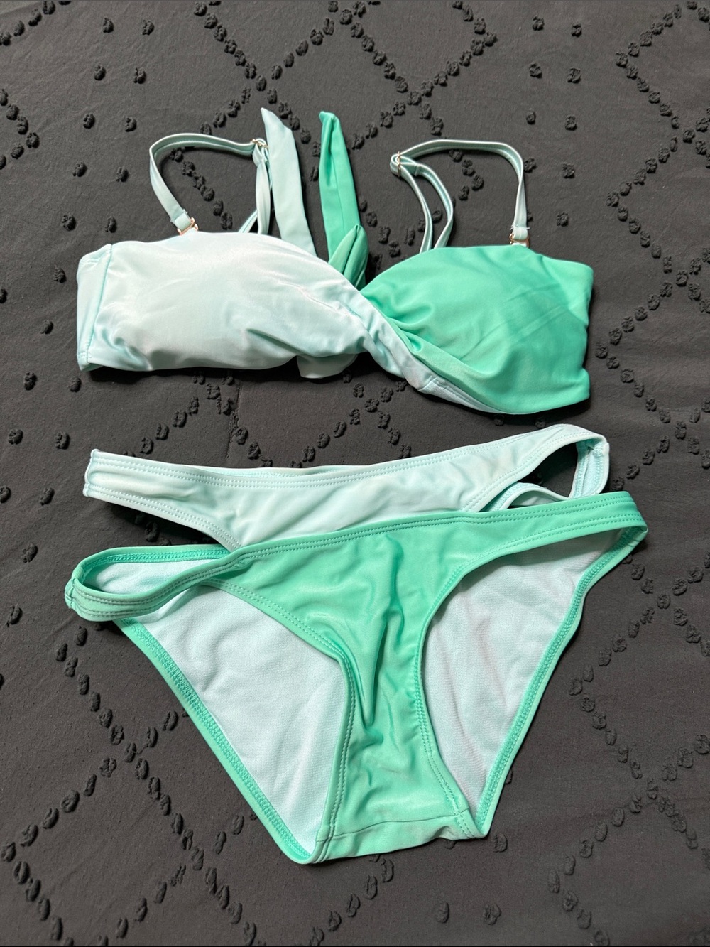 Women's Mint Color-Block Bikini Set - Two-Piece Swimwear